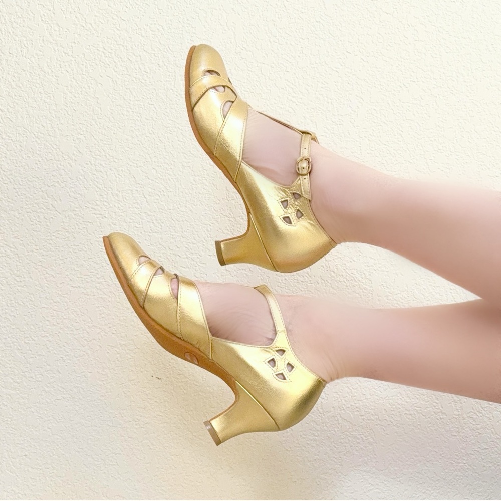 Reproduction Vintage 20s 40s Gold Leather Mary Jane T-Strap Pumps Heels 38 7.5